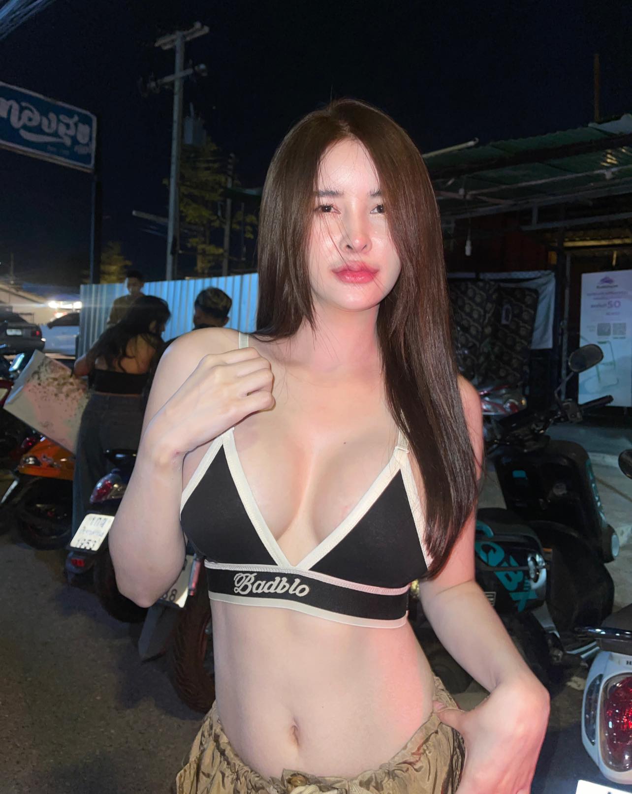 เปิดวาร์ปสาวสวย ดีเจพะพอย 15
